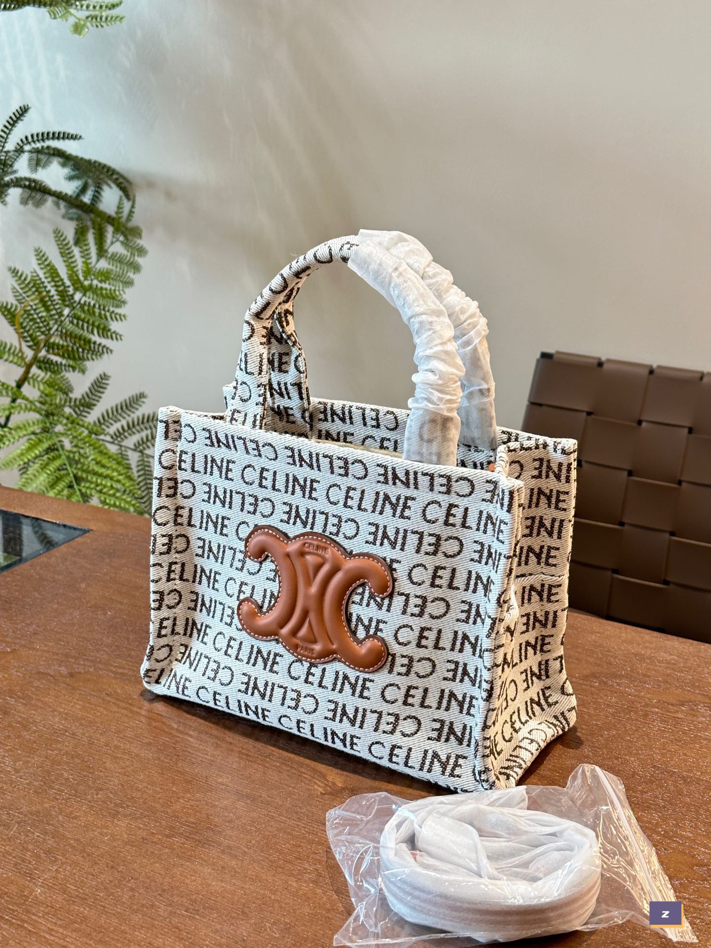 Ce Thais tote bag size : 26 cm