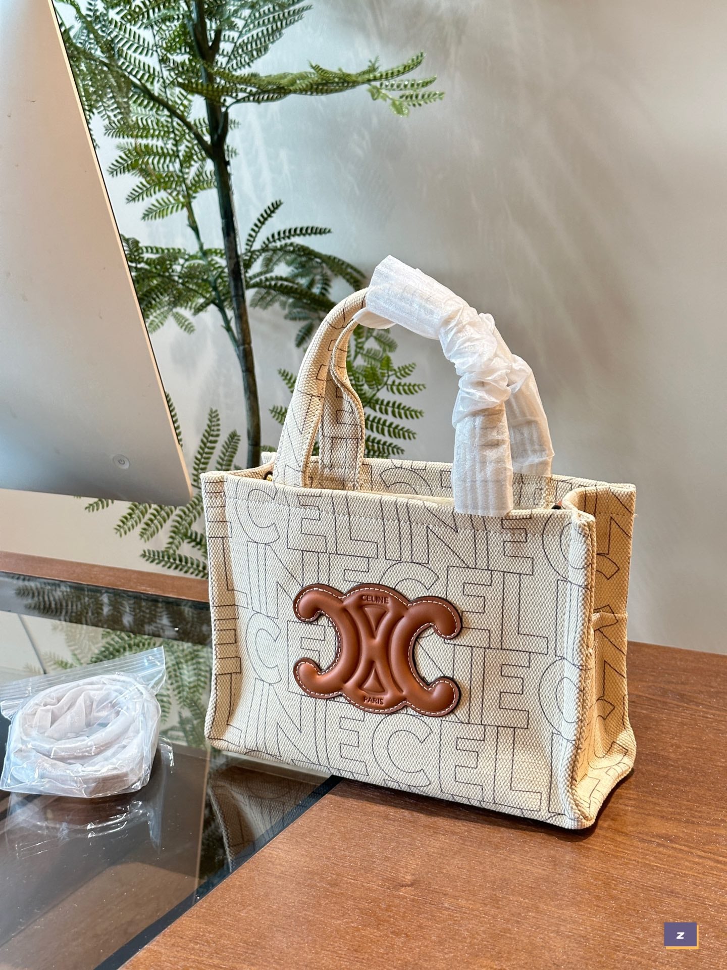 Ce Thais tote bag size : 26 cm