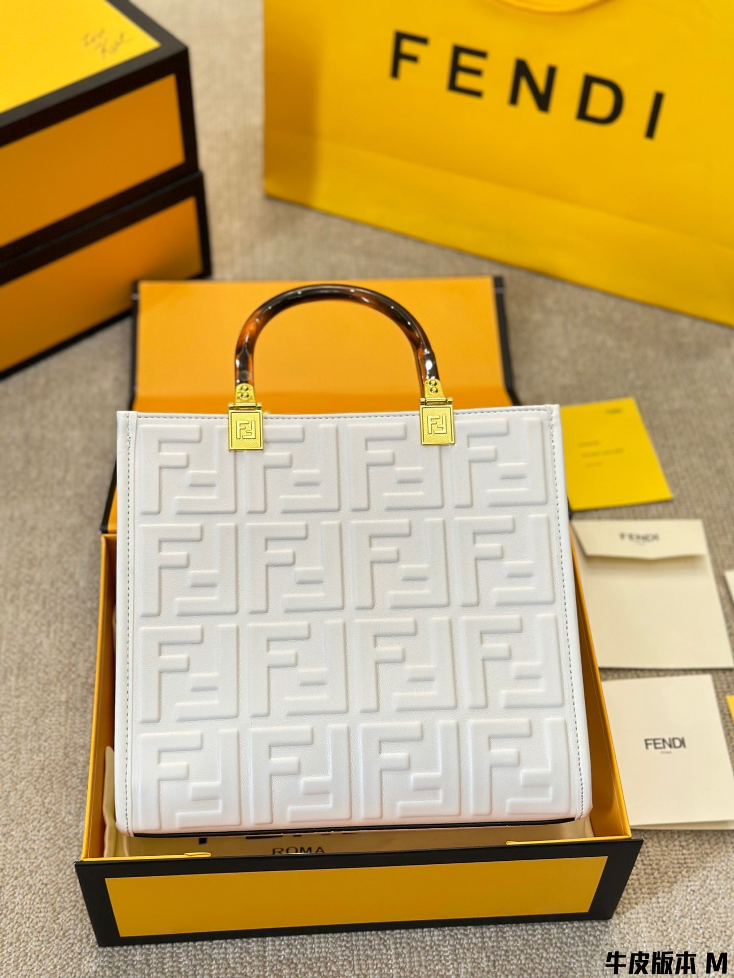 fen peekabo new arrival tote bag small size : 25*25 cm