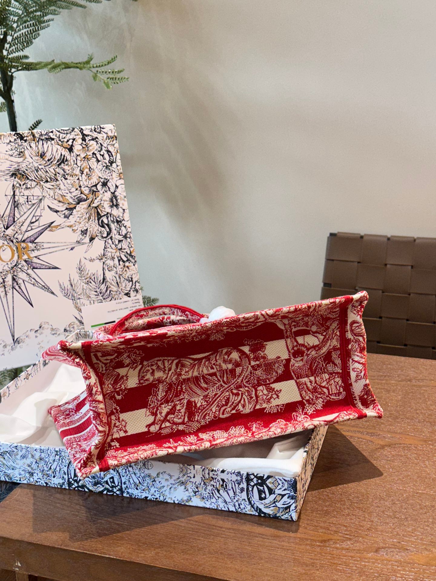 D new arrival tote bag size : 36 cm