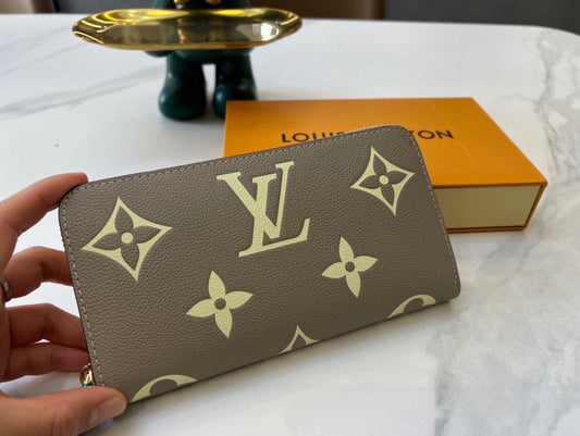 Louis new arrival zippy wallet size: 19.5 x 10.5 x 2.5 cm