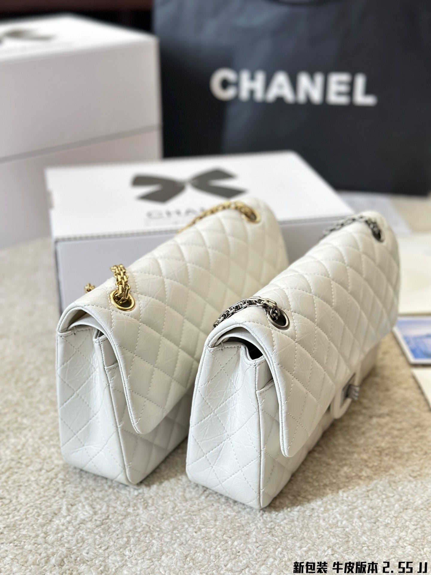 CC 2.55cfboy white bag size: 26 * 15cm