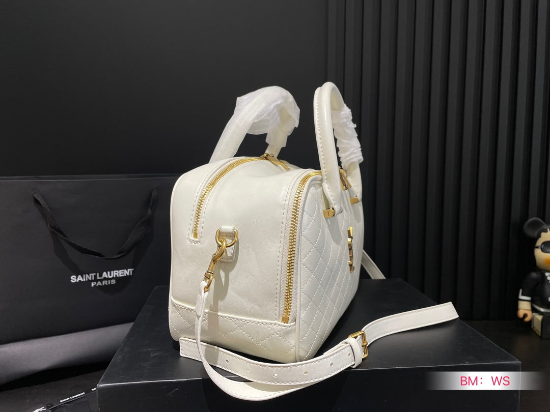 Y new arrival travel bag size: 30*17 cm