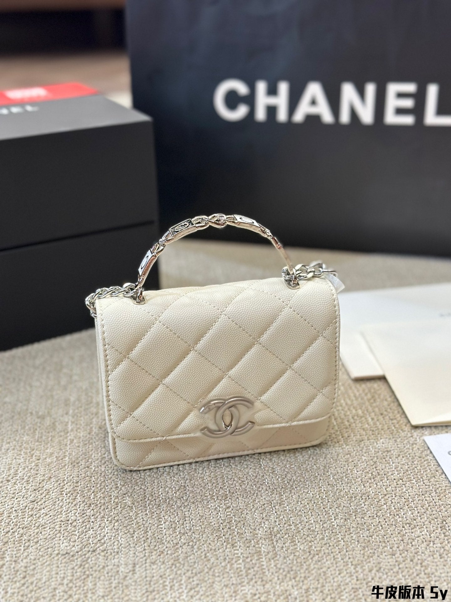 Cc new arrival handbag caviar leather size: 15 * 11cm