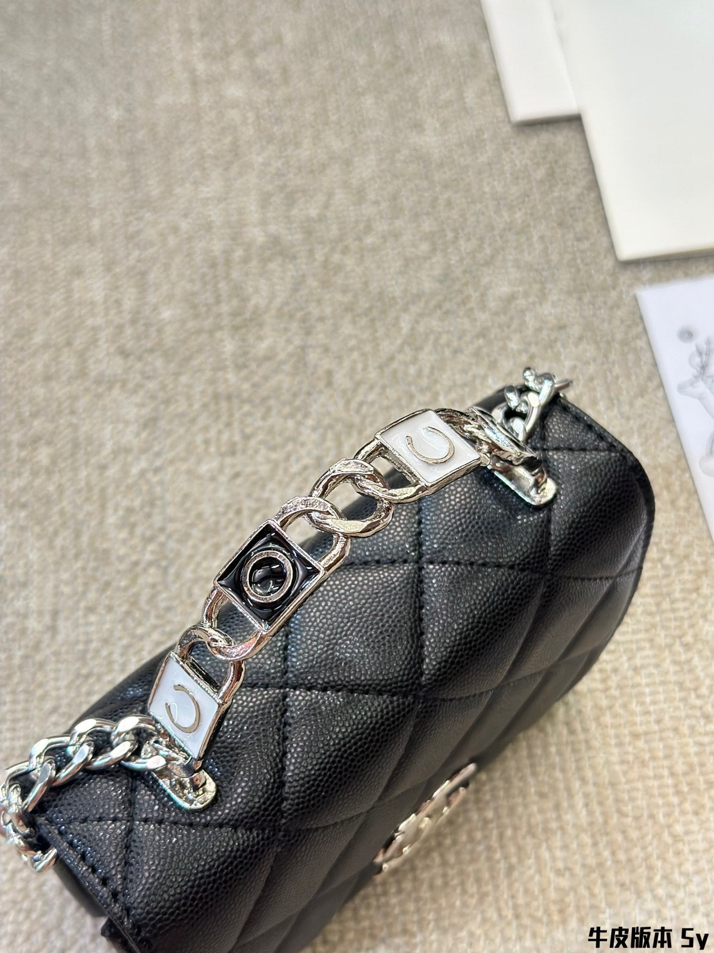 Cc new arrival handbag caviar leather size: 15 * 11cm