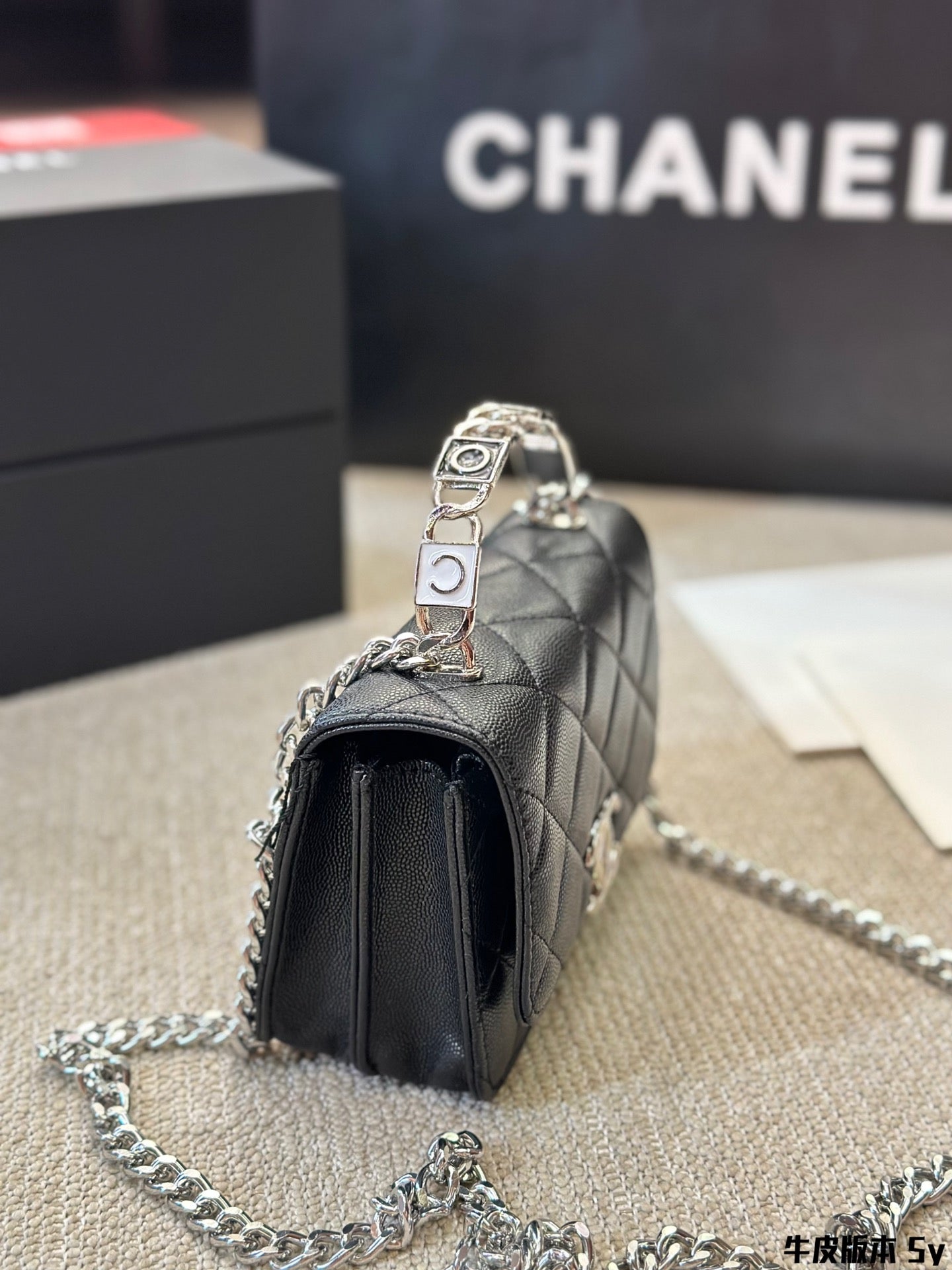 Cc new arrival handbag caviar leather size: 15 * 11cm