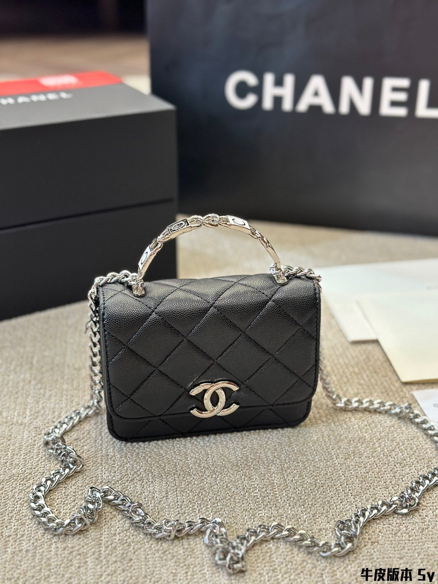 Cc new arrival handbag caviar leather size: 15 * 11cm