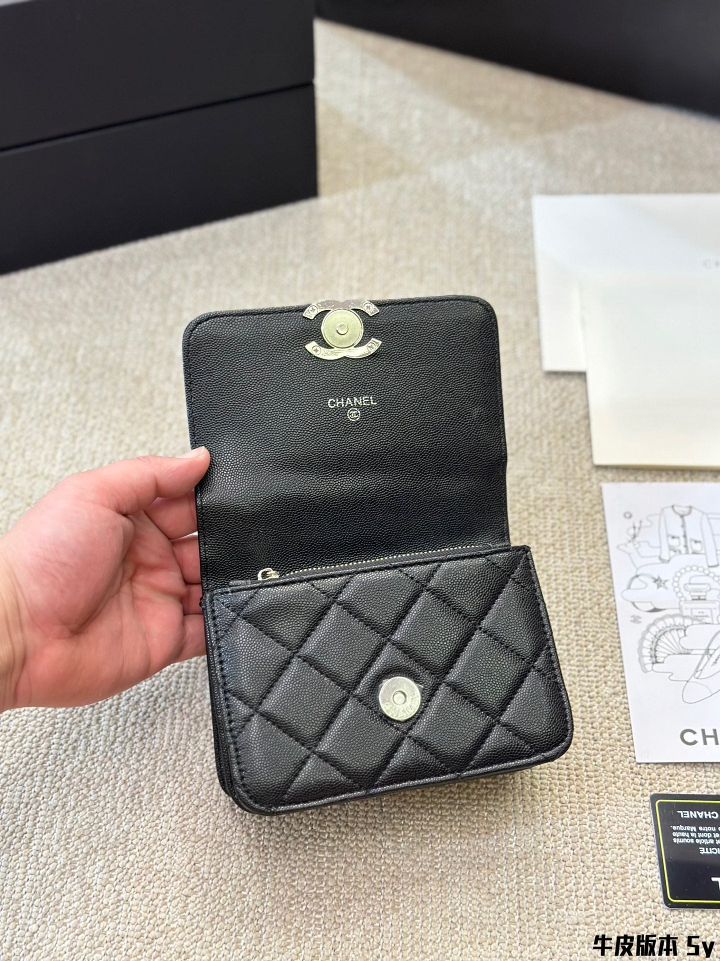 Cc new arrival handbag caviar leather size: 15 * 11cm
