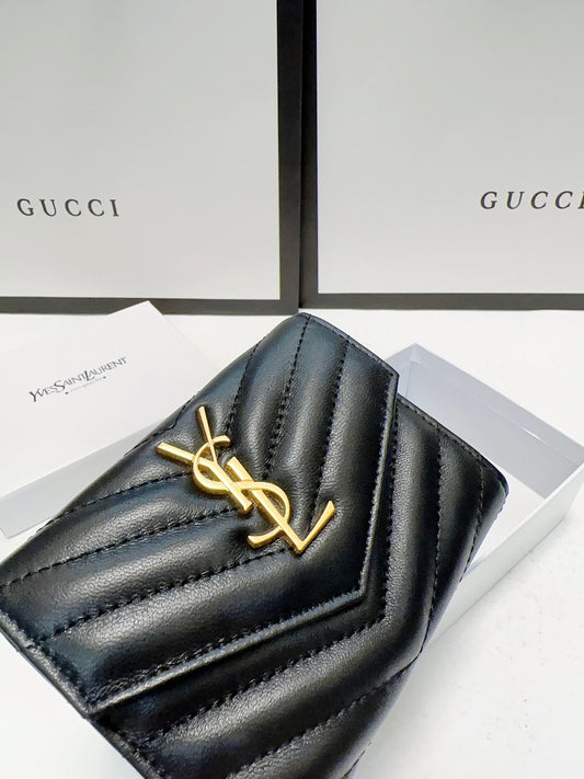 Y new arrival women wallet size: 10x9 cm