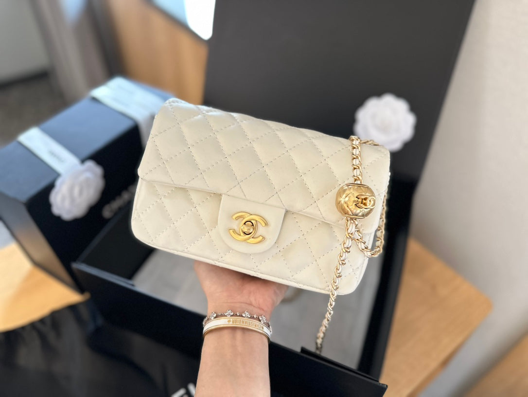 CC new arrival bag size: 20 cm