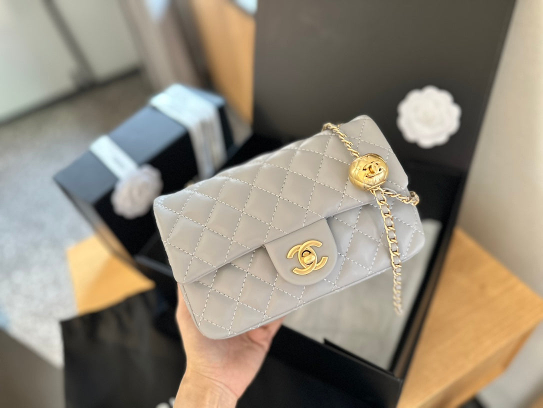 CC new arrival bag size: 20 cm