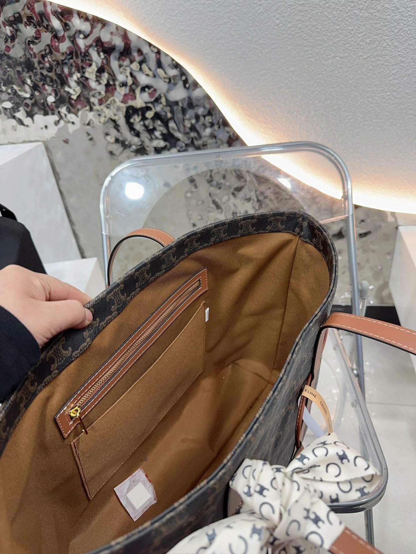 Ce TRIOMPHE tote bag size: 35-31-15 cm