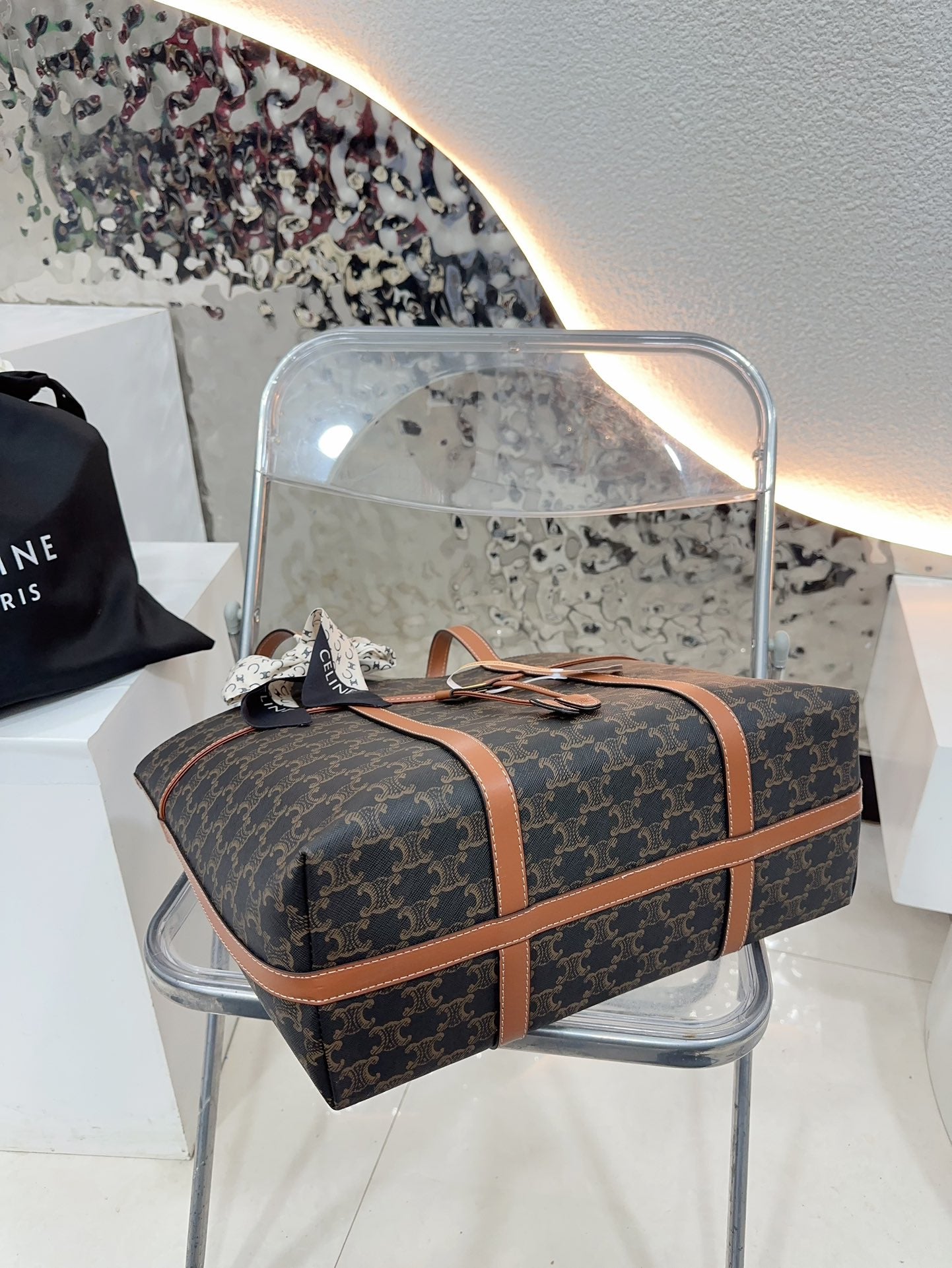 Ce TRIOMPHE tote bag size: 35-31-15 cm