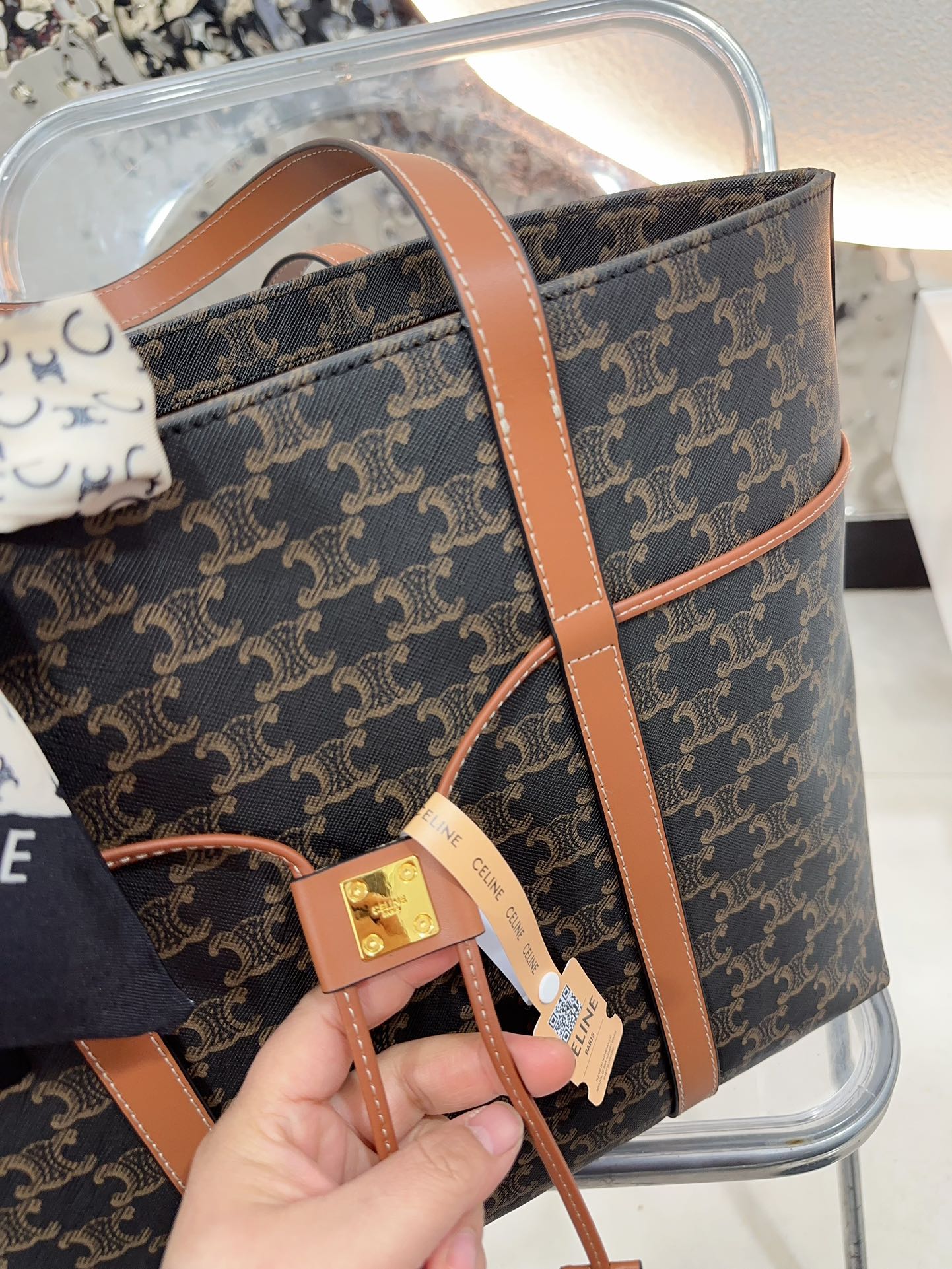 Ce TRIOMPHE tote bag size: 35-31-15 cm