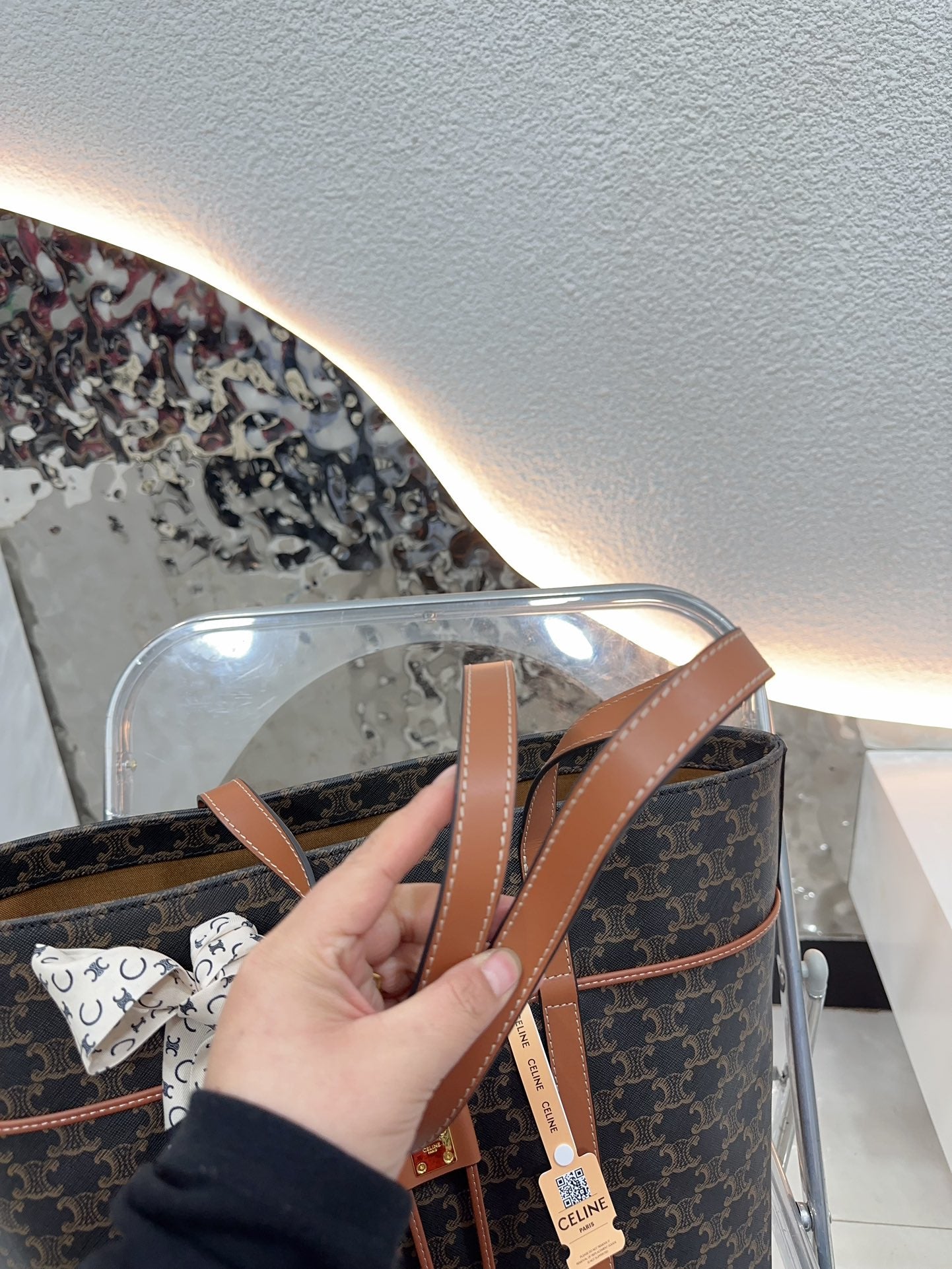 Ce TRIOMPHE tote bag size: 35-31-15 cm