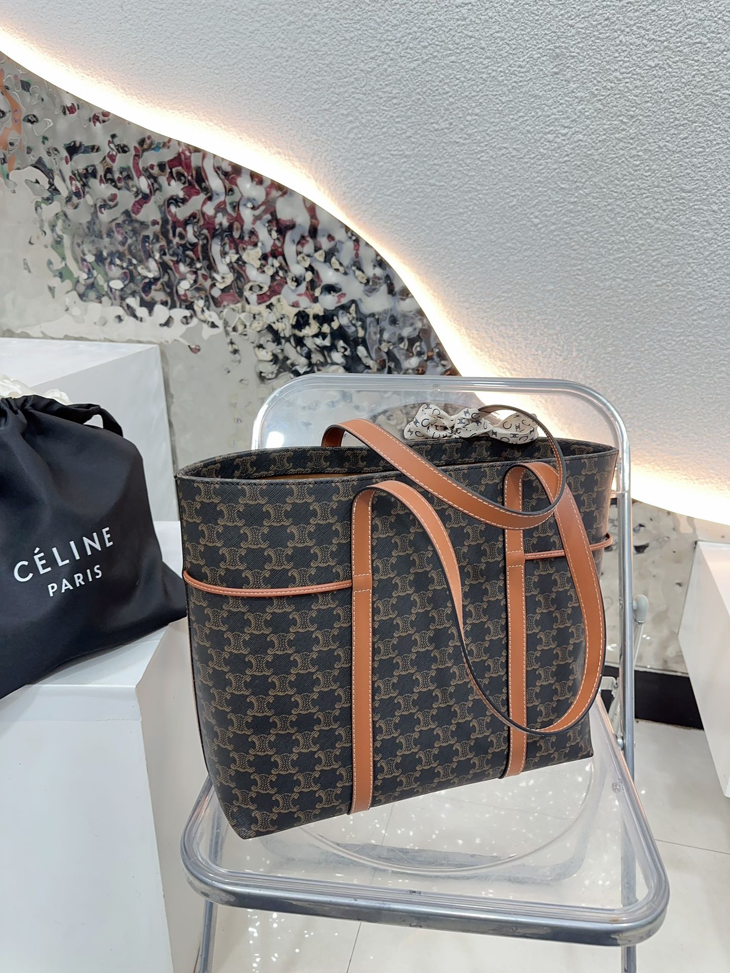 Ce TRIOMPHE tote bag size: 35-31-15 cm