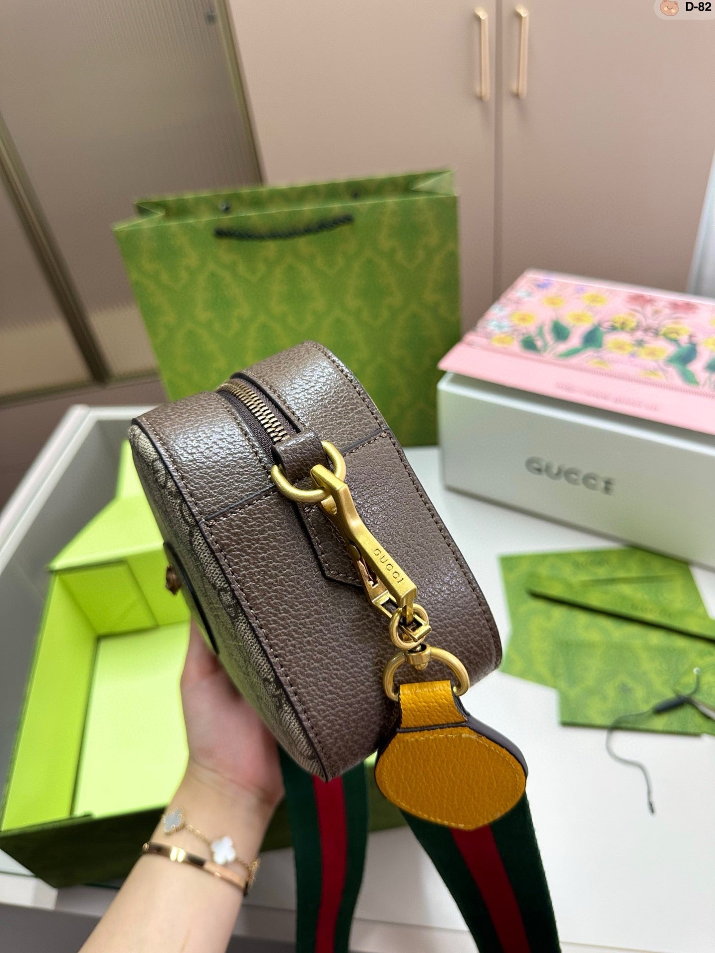 GG Marmont camera bag size: 22*8*15 cm