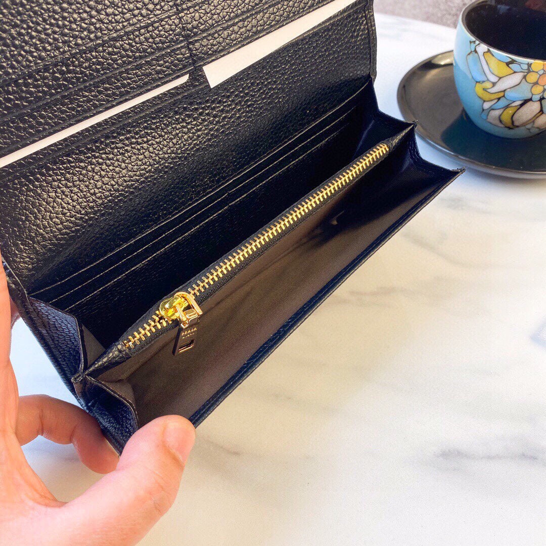 Pra new arrival wallet 01 size: 19x10 cm