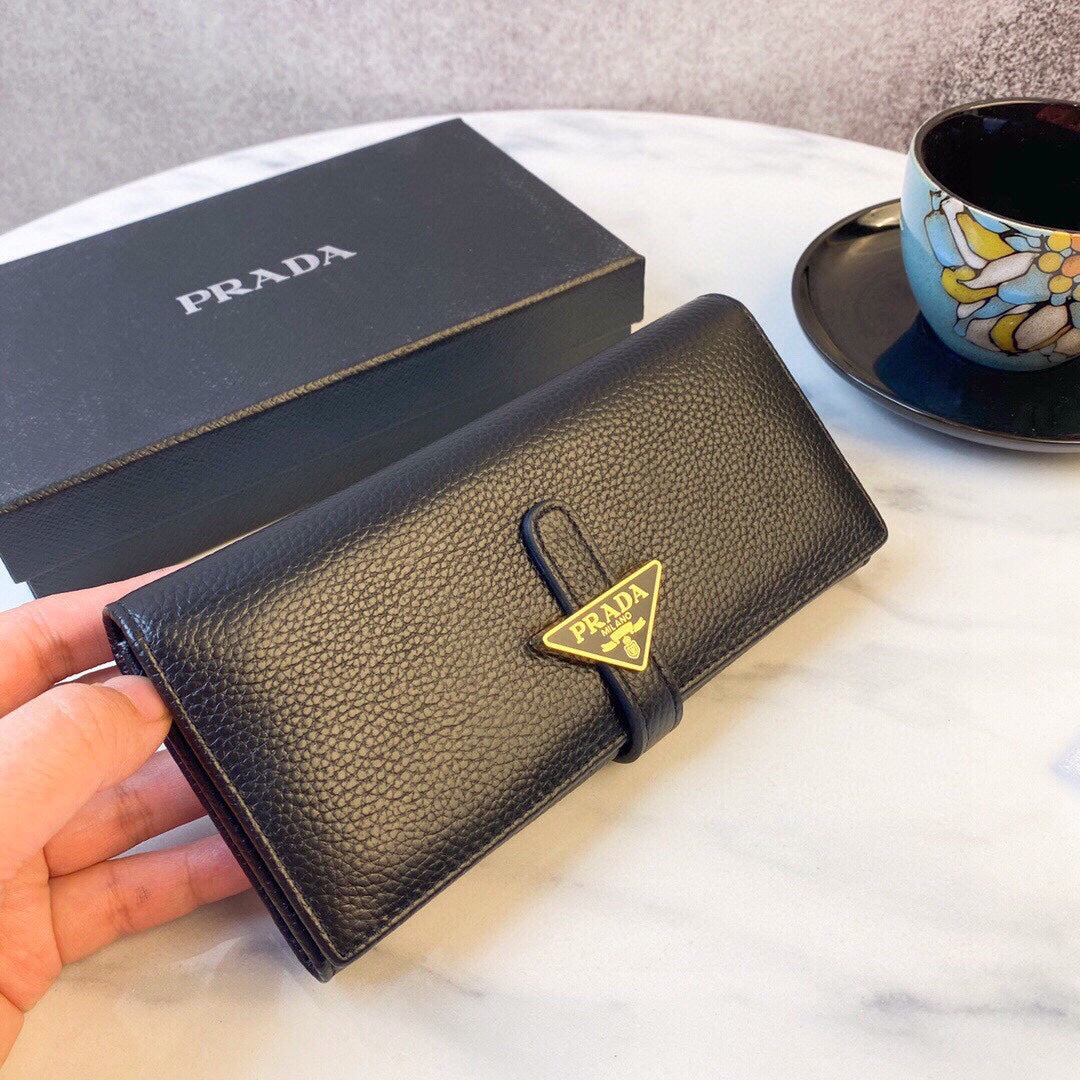 Pra new arrival wallet 01 size: 19x10 cm