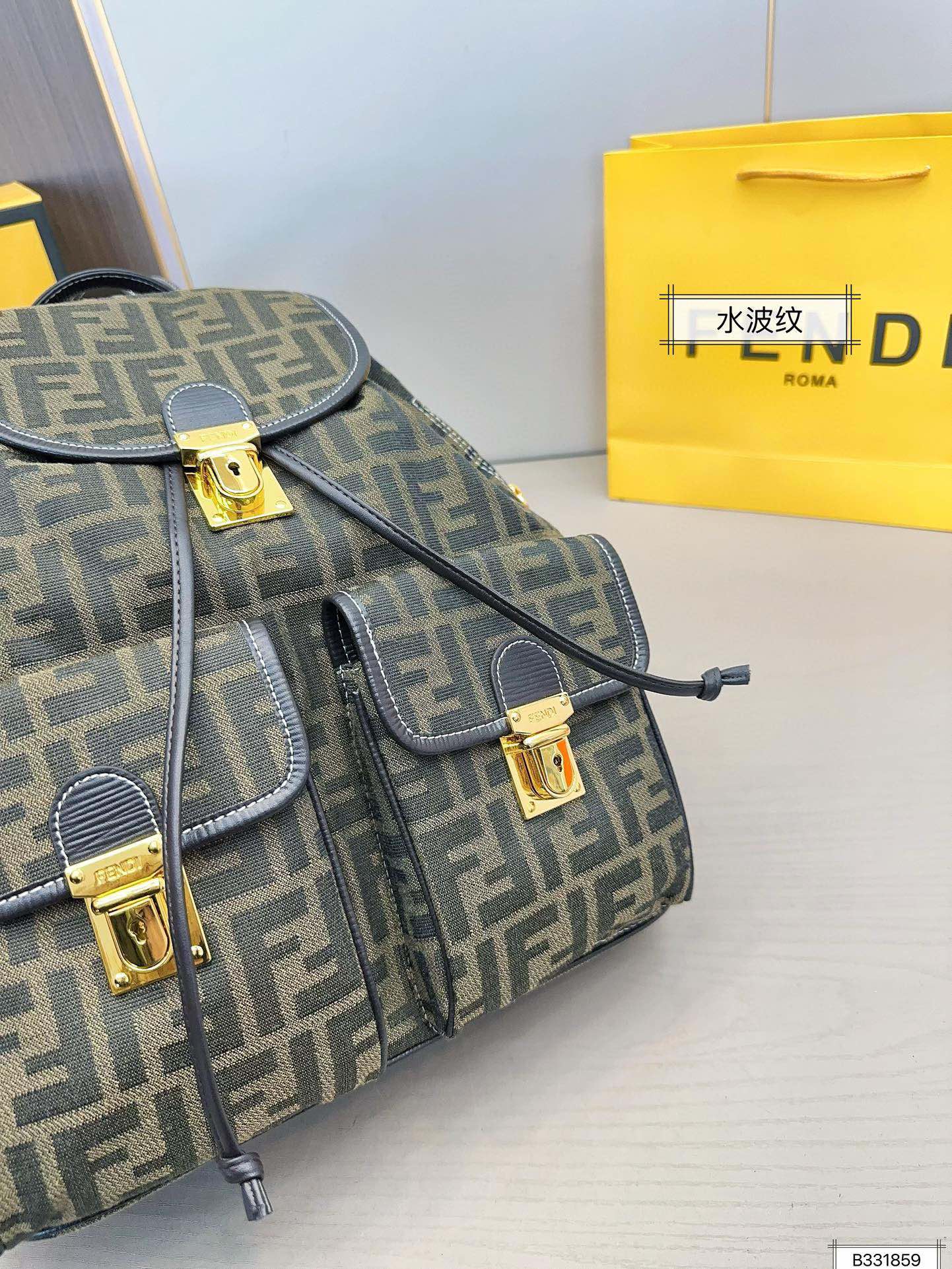 Fen new arrival backpack size: 31*35 cm