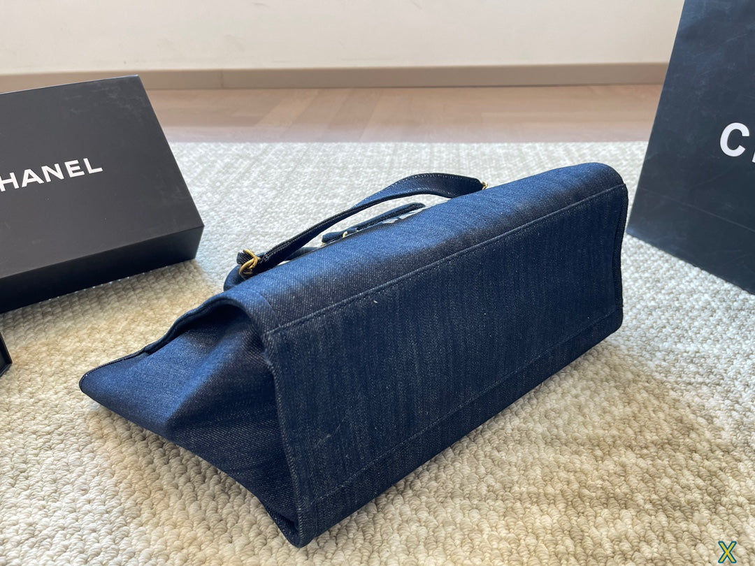 CC new arrival denime tote bag size:  37 * 31 cm