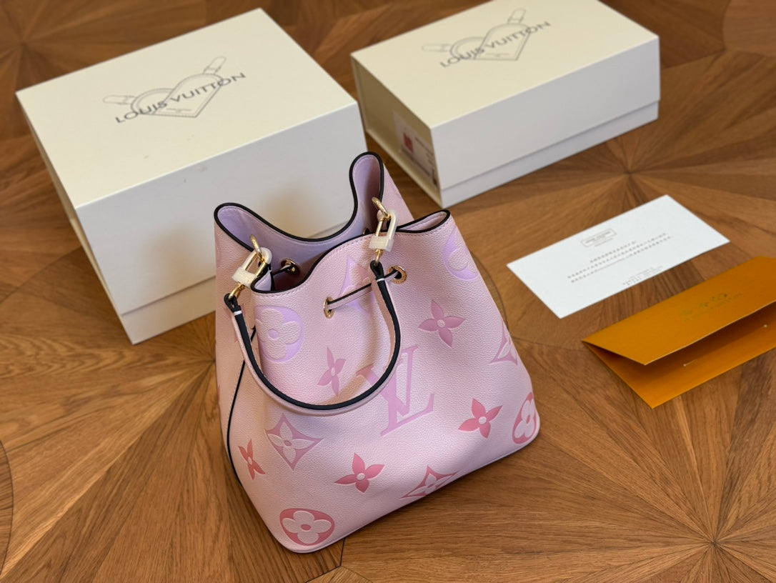 Louis new arrival bucket bag size: 26cm