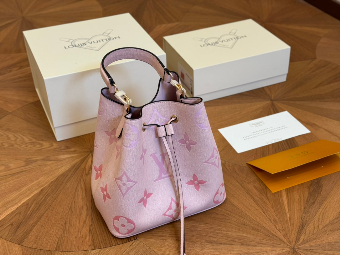 Louis new arrival bucket bag size: 26cm