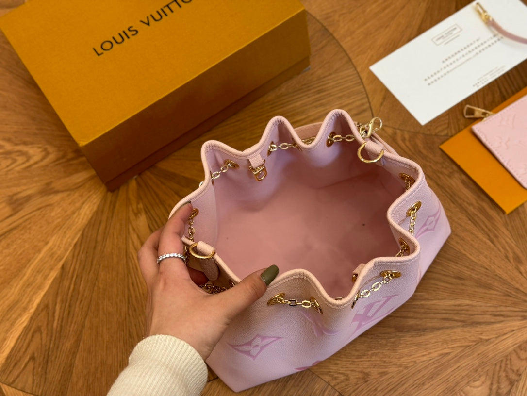 Louis new arrival summer bucket bag size: 29*22cm