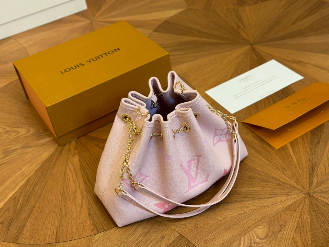 Louis new arrival summer bucket bag size: 29*22cm