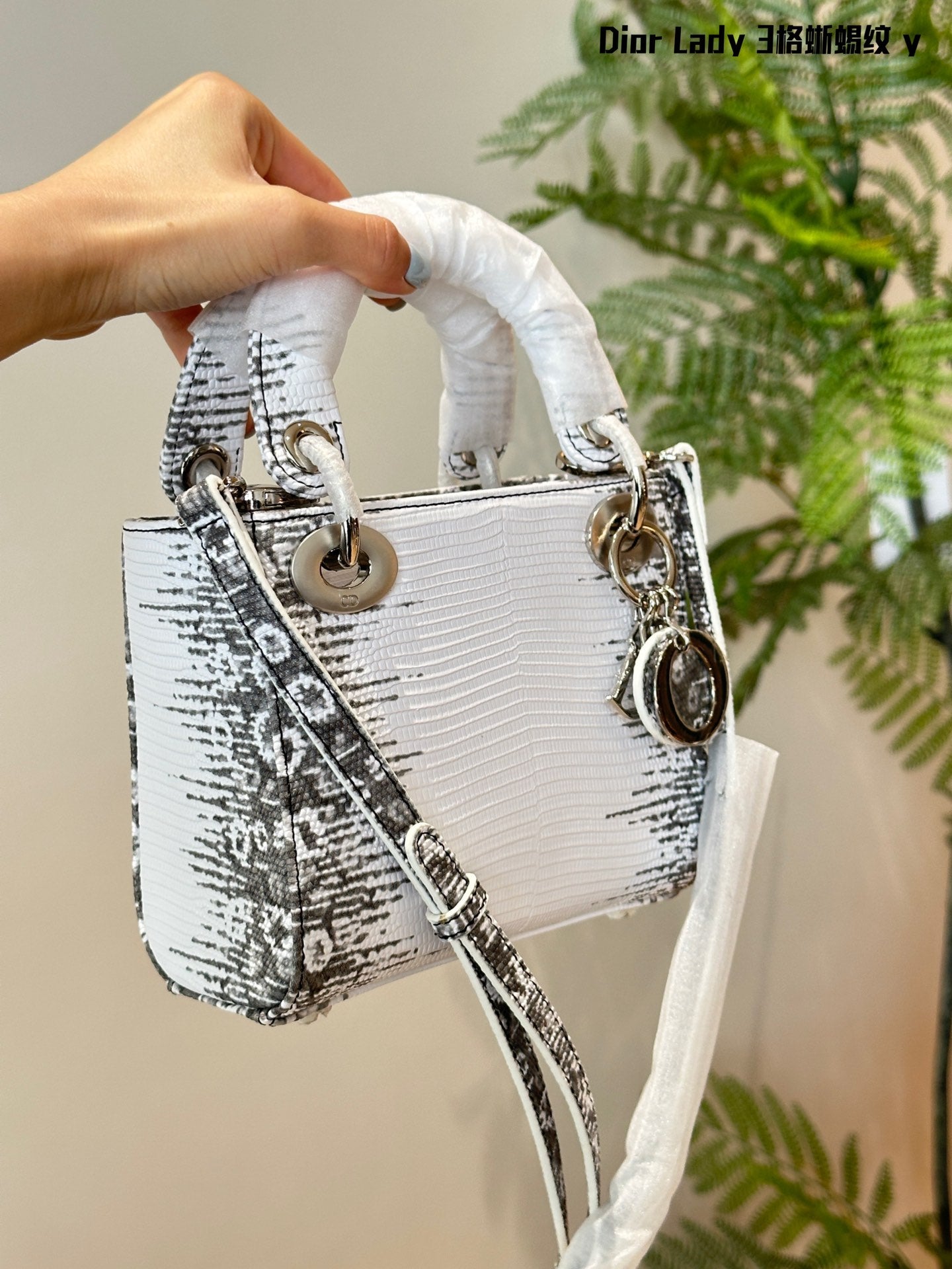 CD new arrival lady bag size;17cm