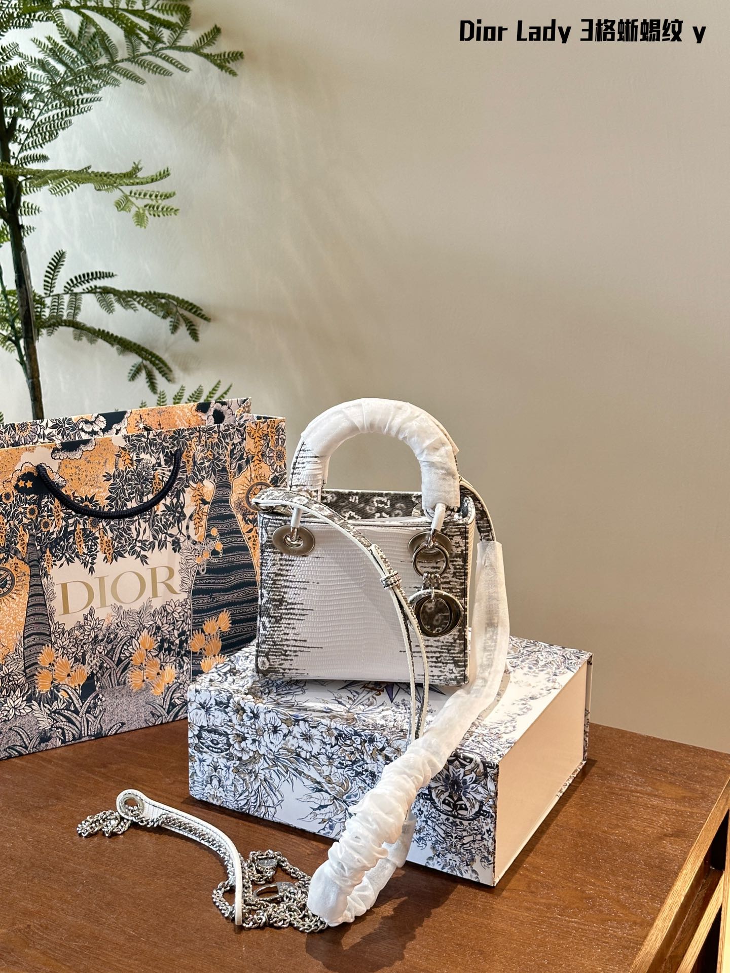 CD new arrival lady bag size;17cm