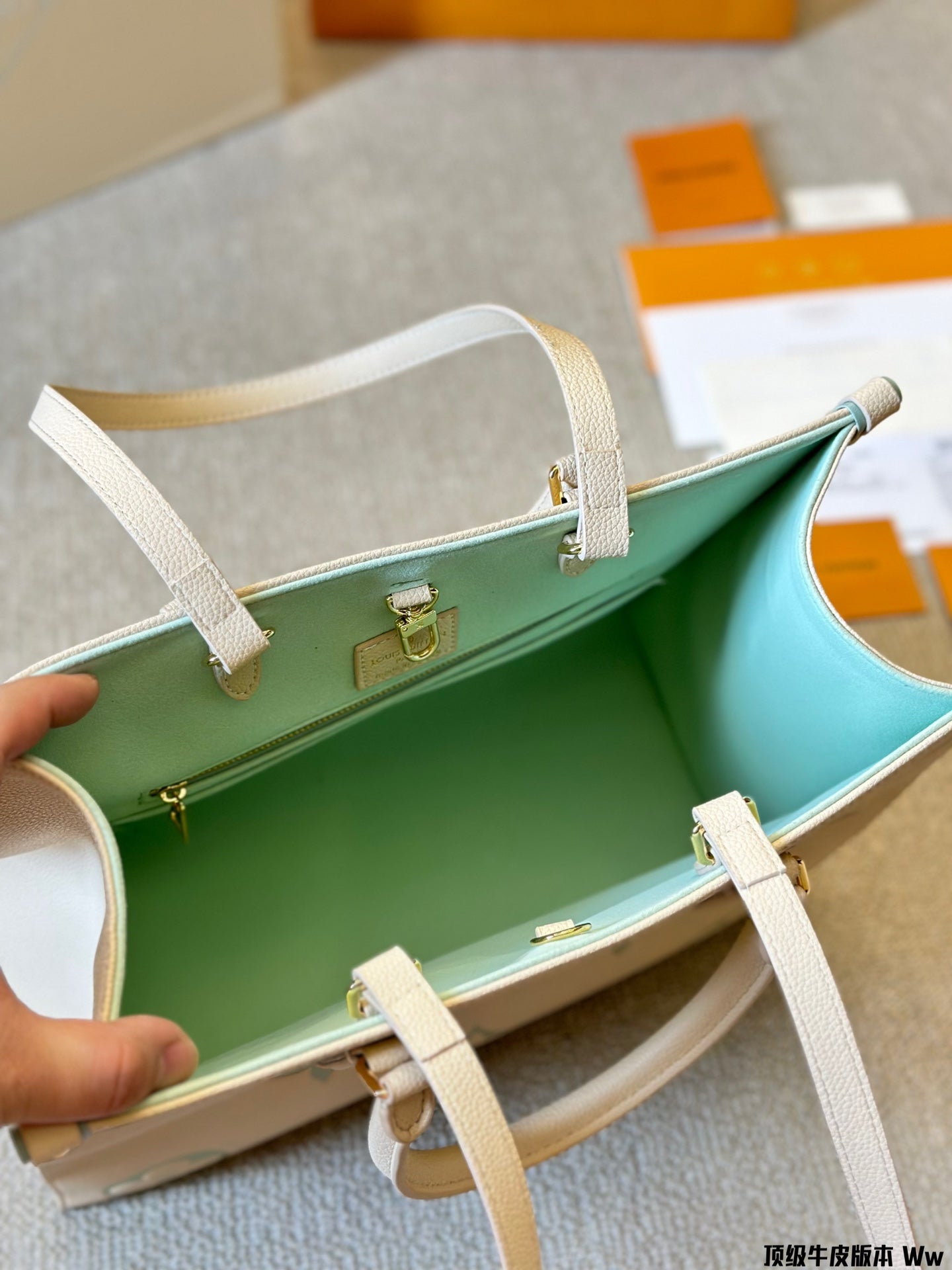 Louis Onthego new arrival tote bag