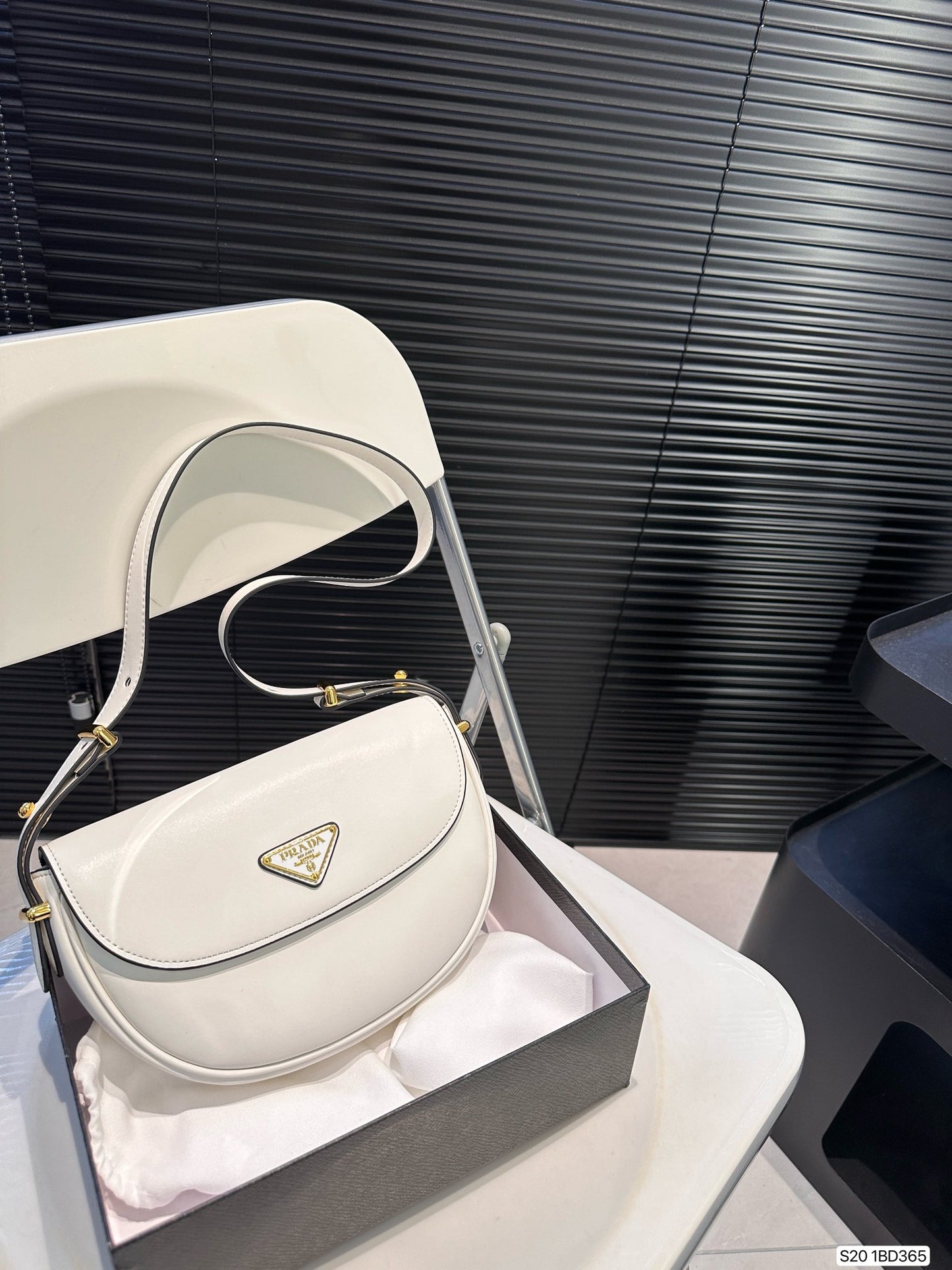 Pra new arrival bag size: 24 * 16 cm