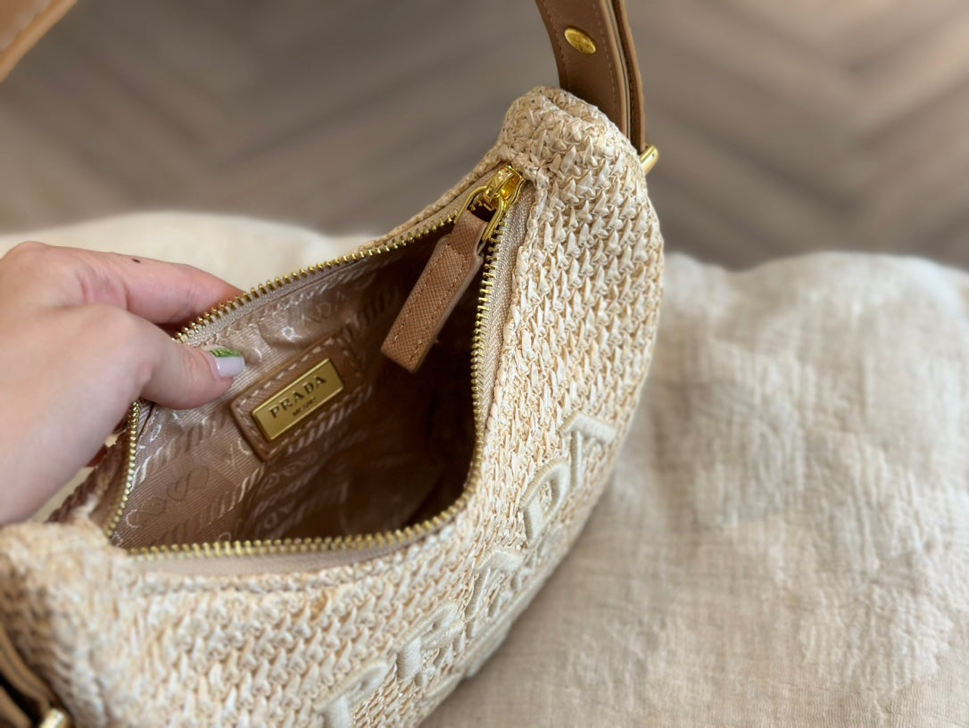 Pra new arrival bag size: 22 * 12cm