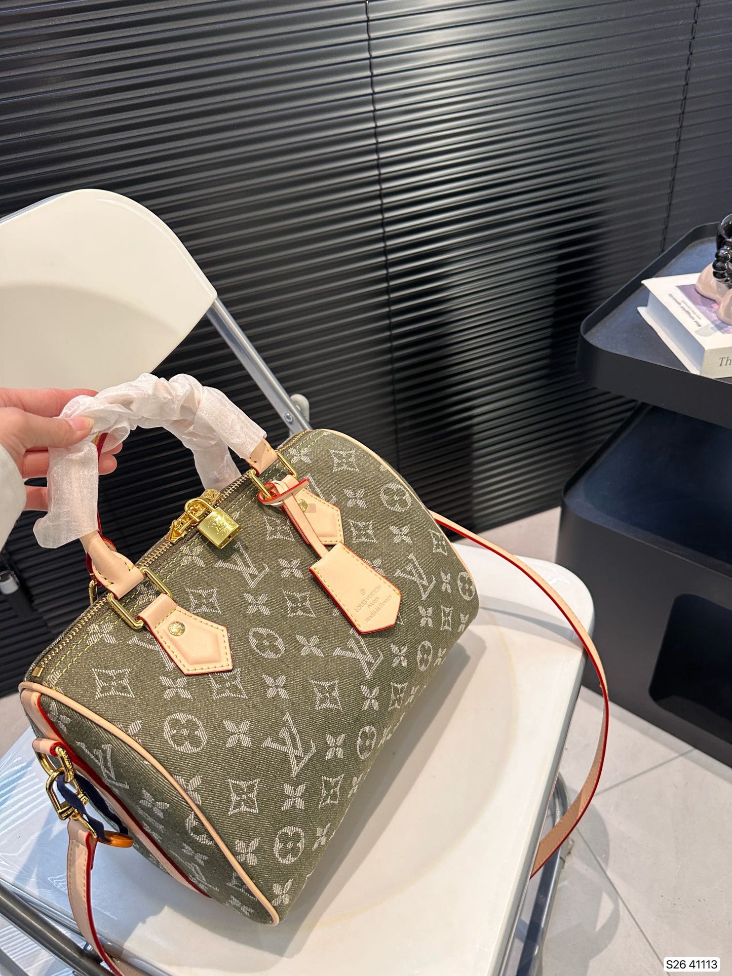 Louis new arrival speedy 25 denim bag size: 25 * 19  cm