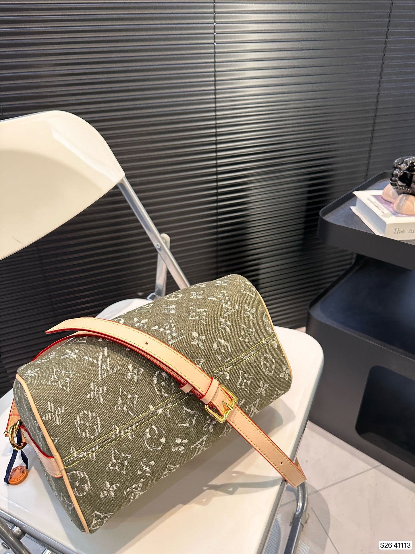 Louis new arrival speedy 25 denim bag size: 25 * 19  cm