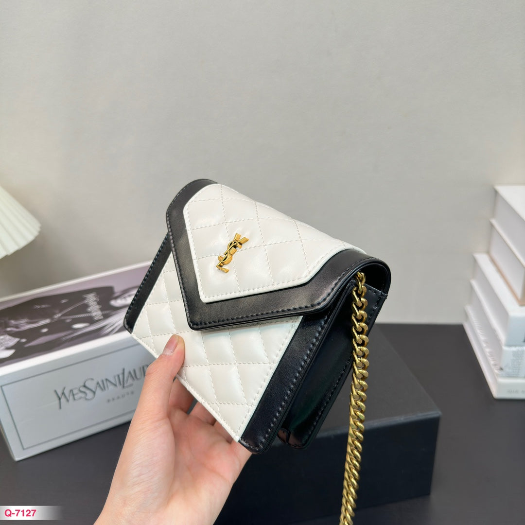 Y ENVELOPE New arrival bag size: 17*13 cm