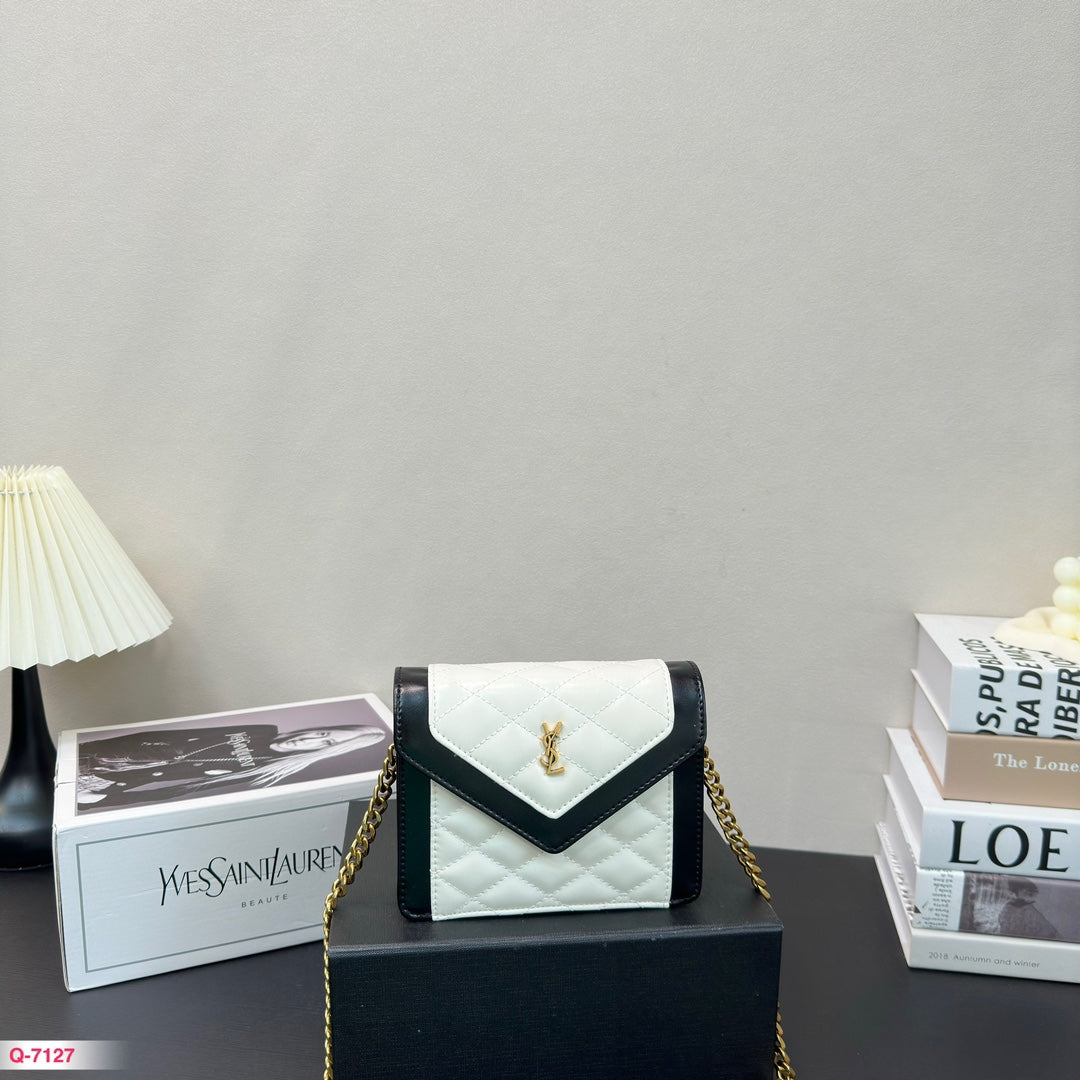 Y ENVELOPE New arrival bag size: 17*13 cm