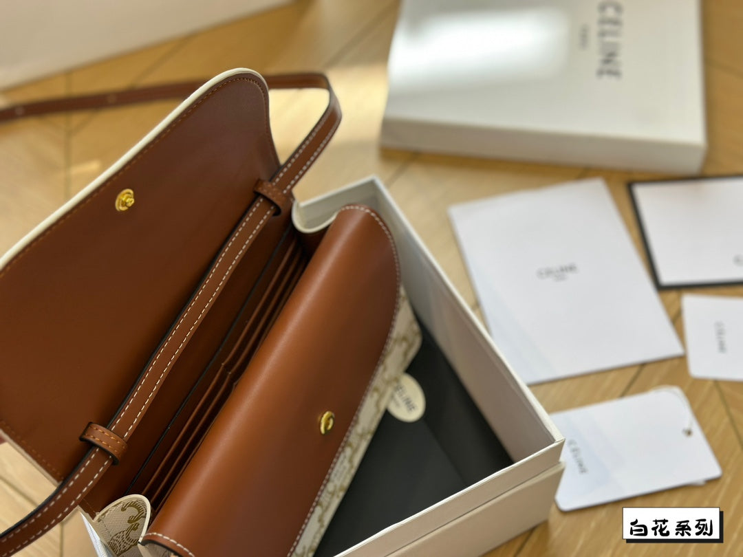 Ce new arrival bag  size: 20 cm