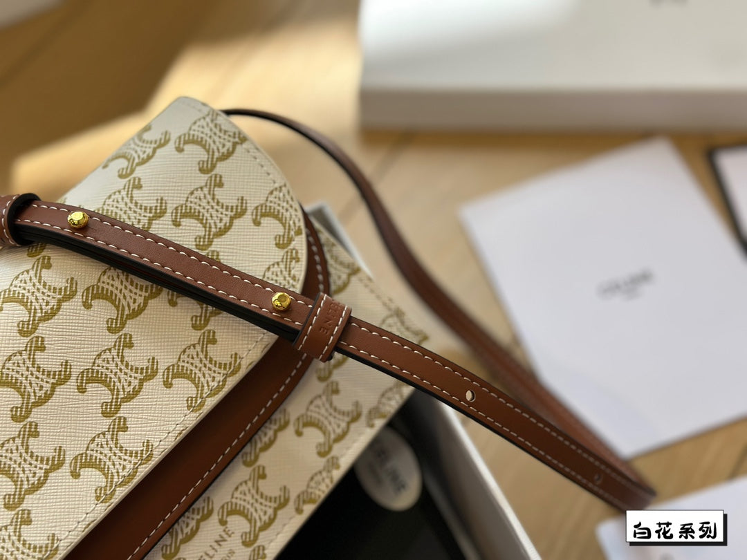 Ce new arrival bag  size: 20 cm