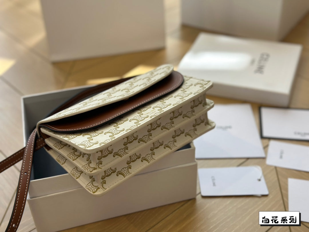 Ce new arrival bag  size: 20 cm