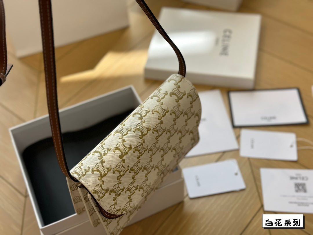 Ce new arrival bag  size: 20 cm