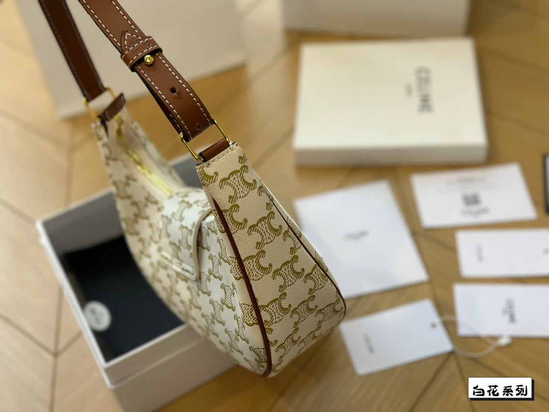 Ce new arrival bag size: 24*14cm