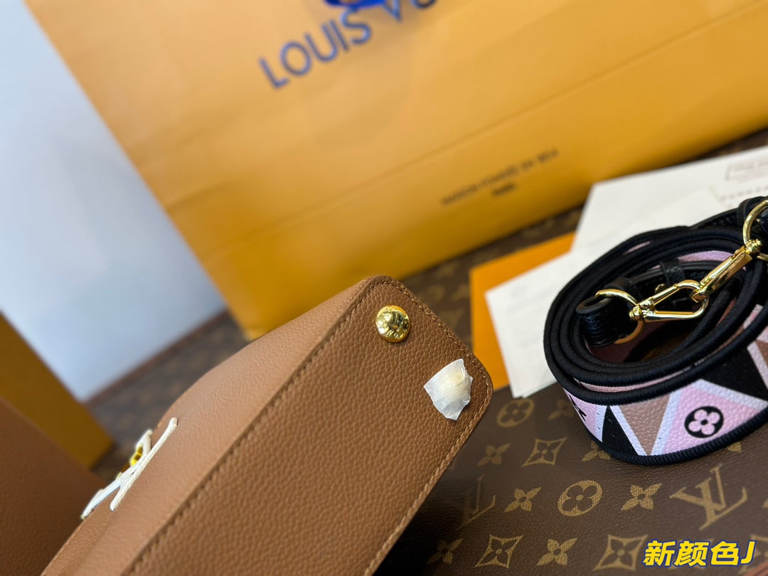 Louis new arrival Capucines monogram bag 02