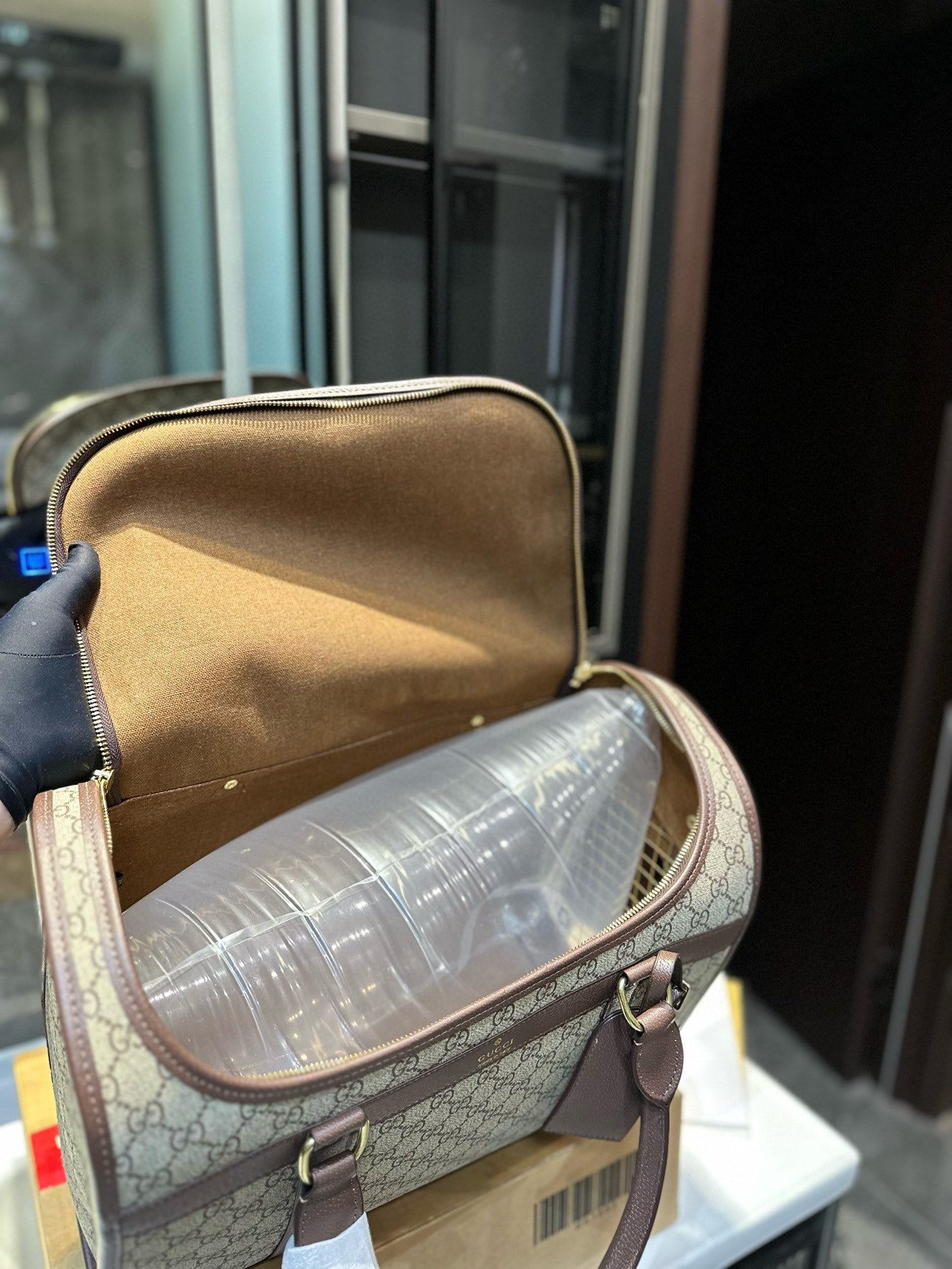 GG new arrival pet bags size: 39*20*32 cm