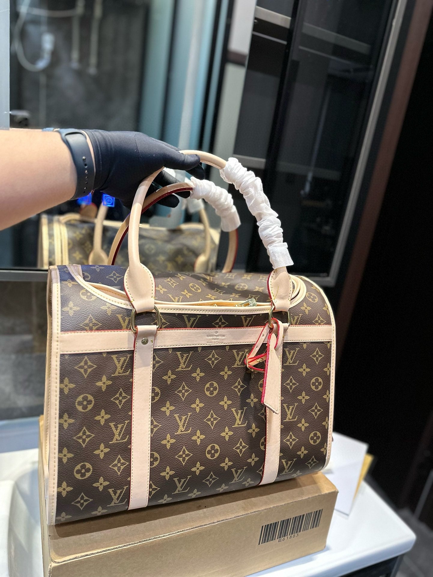 Louis new arrival pet bags size: 39*20*32 cm