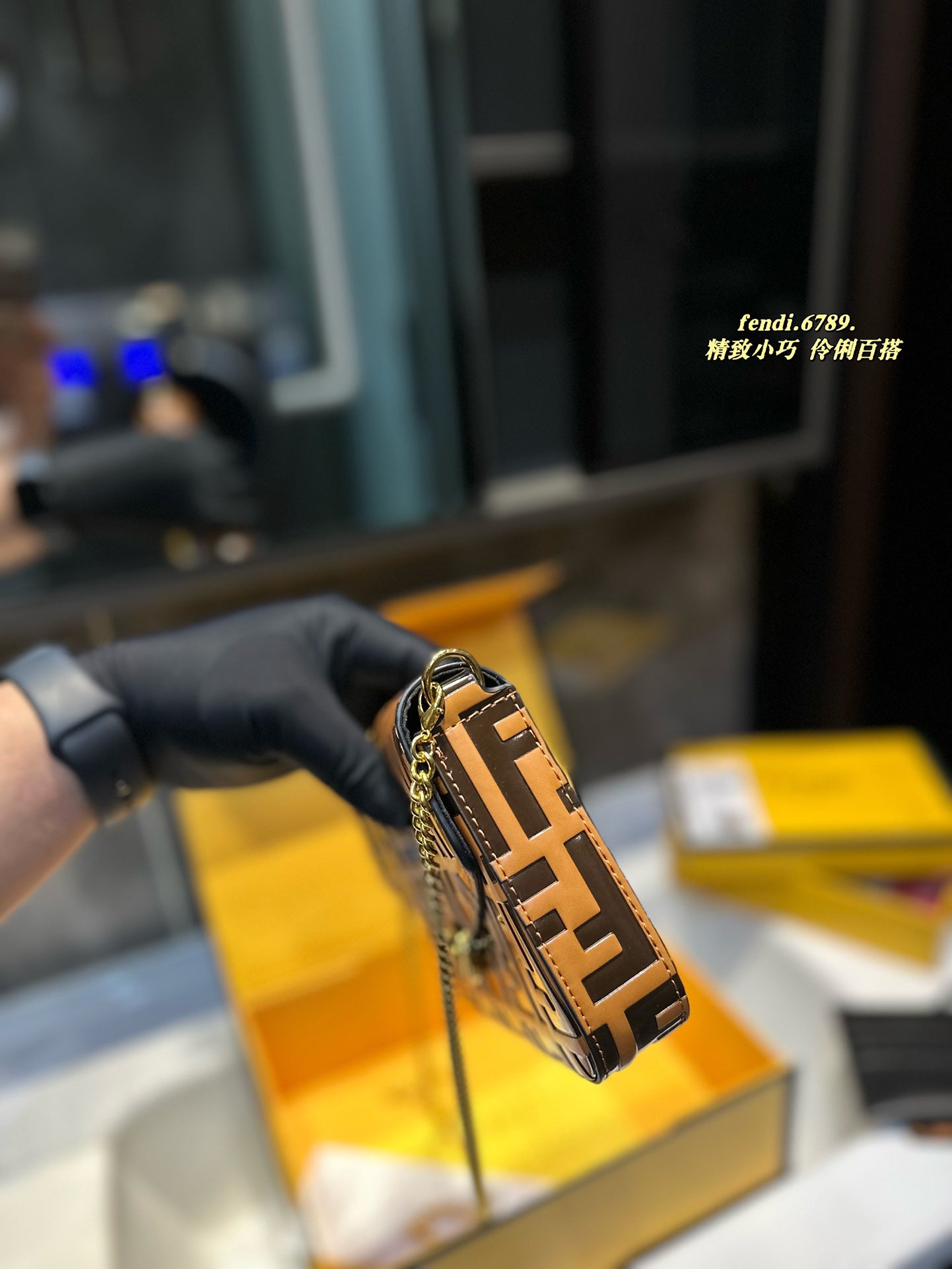 Fen Canvas  new arrival chain bag size; 21*3*12 cm