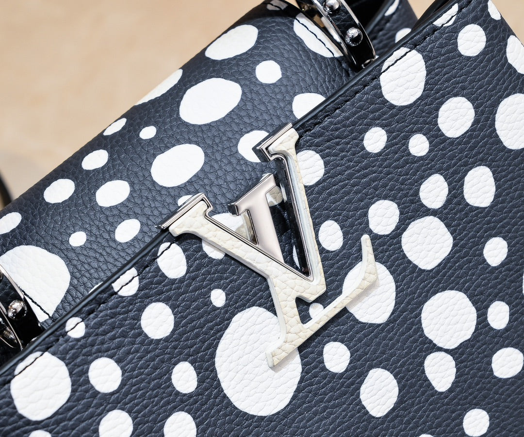 Louis x YK Capucines Taurillon new arrival bag size : 27 x 18 x 9 cm