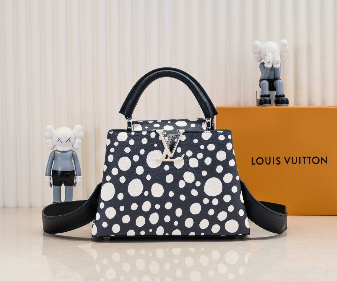 Louis x YK Capucines Taurillon new arrival bag size : 27 x 18 x 9 cm