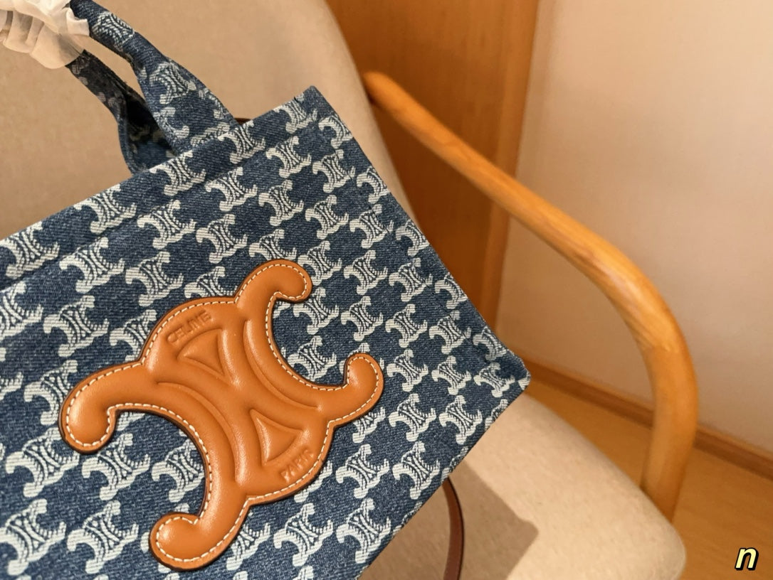 ce new arrival tote bag size: 24��18��9 cm